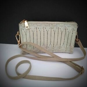 Jen & Co Cream Leather Crossbody Purse with Adjustable Strap